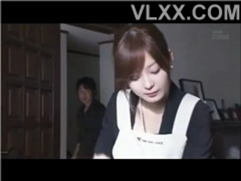 Người chồng đi bàn việc làm ăn, vợ ở nhà bị chồng mới cưới của chị gái cưỡng hiếp