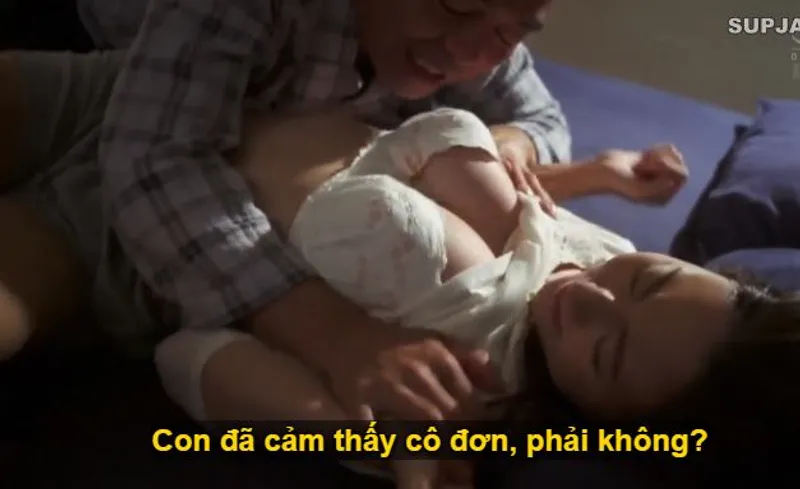 Thấy con trai mải mê lao vào công việc khiến vợ nó cô đơn lẻ loi, ông bố chồng nổi máu điên cuồng đè ra "nện" con dâu.